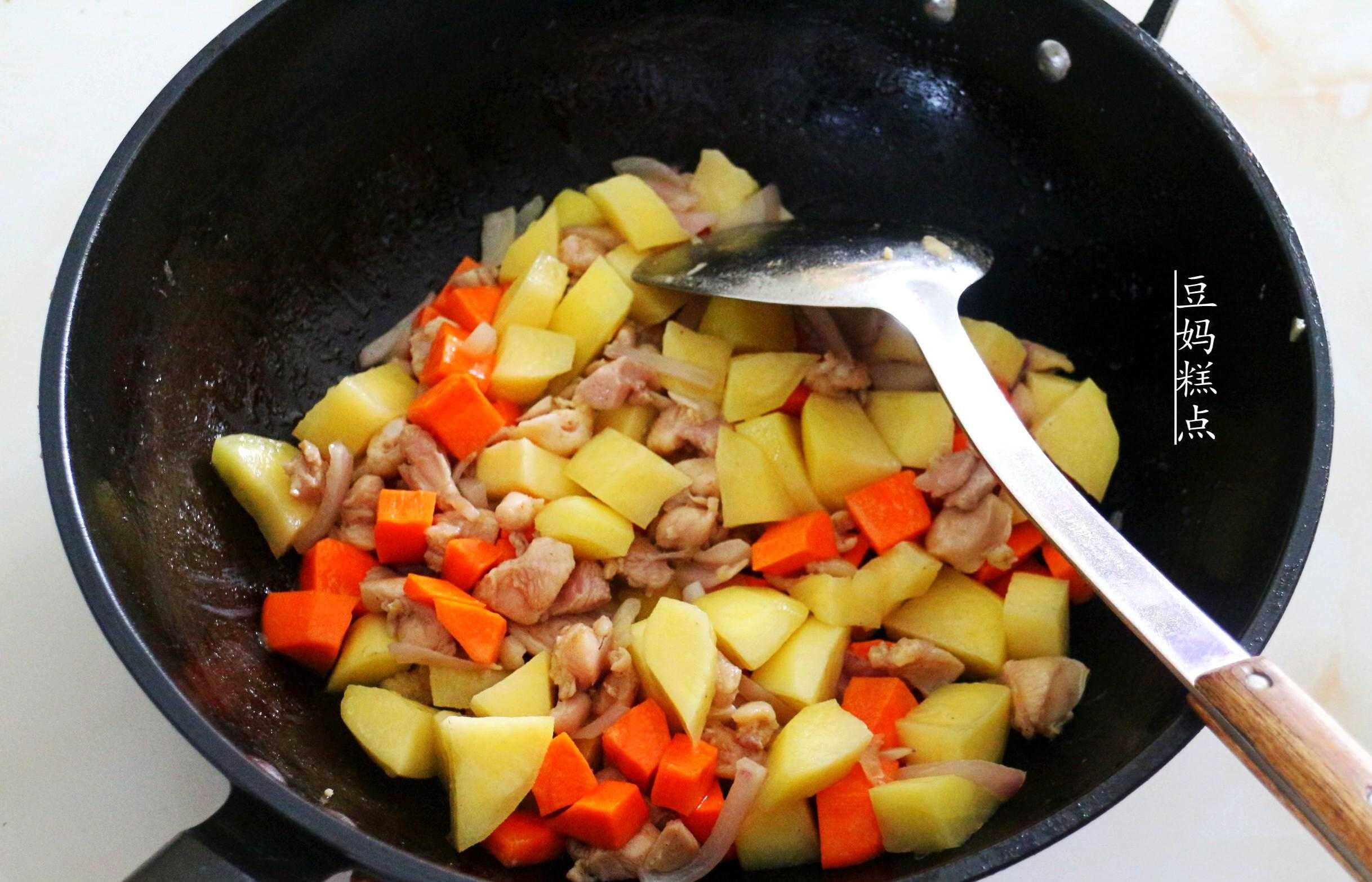 日式咖喱鸡排饭做法_咖喱饭_咖喱虾饭