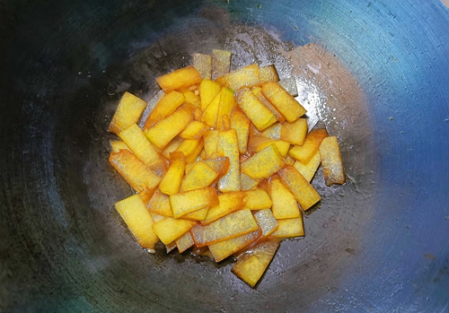 酸菜鱼的酸菜怎么做_酸菜_酸菜红豆汤先炒酸菜么