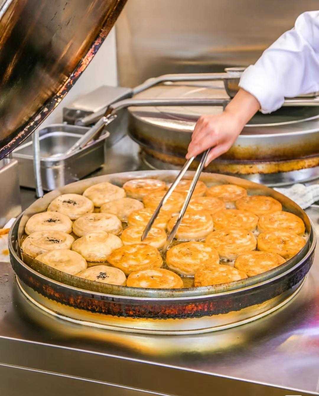 牛肉豆芽炒饼_饼饼饼李明霖_牛肉饼