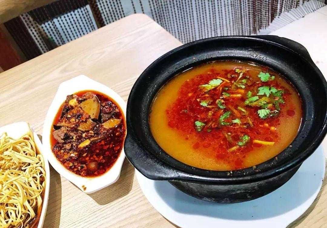 豆腐串_鸡汤豆腐串的做法视频_地摊鸡汤豆腐串的做法