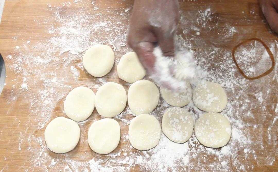 立春做春饼，还是这法好！不用上锅蒸，皮薄透亮还劲道，凉了不硬