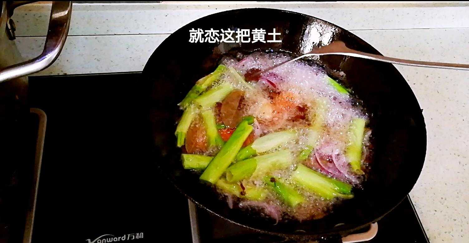 厨师朋友告诉的万能料油制作方法，炒菜、拌凉菜、拌面味道太棒啦