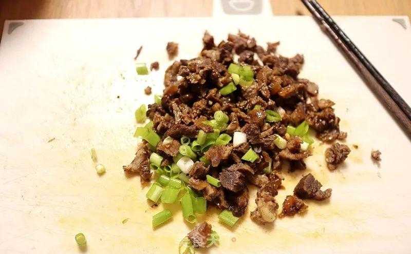 梦见自己吃菜夹馍_白吉馍夹肉_肉夹馍