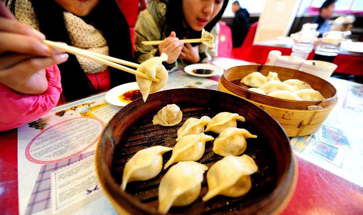 生煎饺的做法视频_美食来了 煎饺_生煎饺