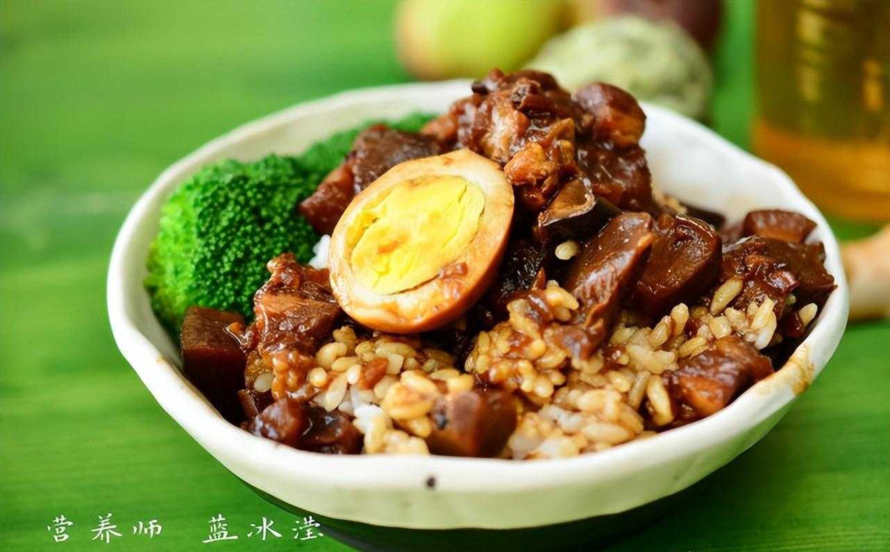 卤肉饭_肉燥饭和卤肉饭的区别_饭饭子饭饭妞图片