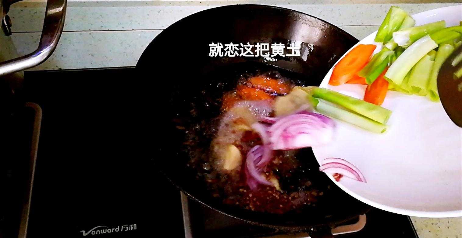 厨师朋友告诉的万能料油制作方法，炒菜、拌凉菜、拌面味道太棒啦