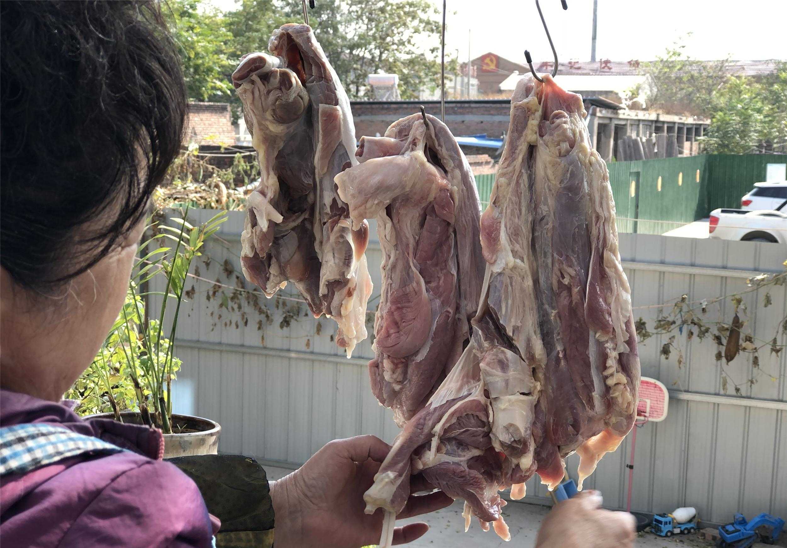 做卤牛肉，记住用3样料就行，简单好吃，牛肉味道香，不发柴