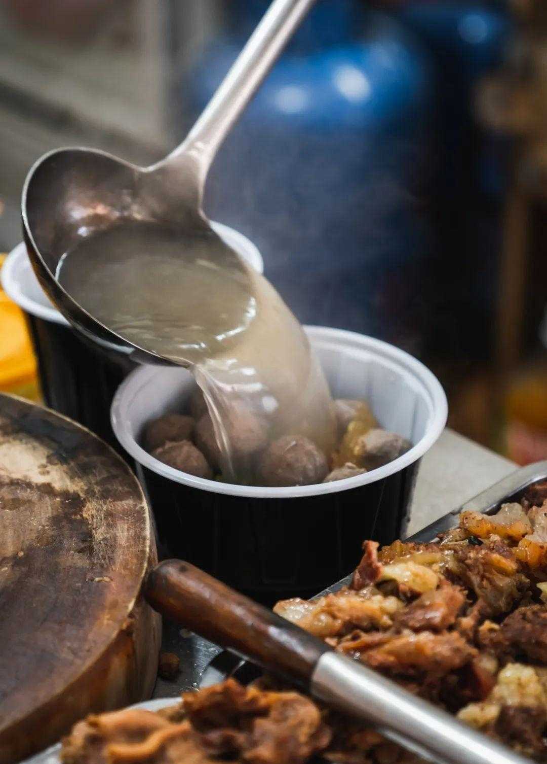 潮汕湿炒牛肉粿条做法_湿辣牛肉_卤味增香牛肉膏在辣条中使用