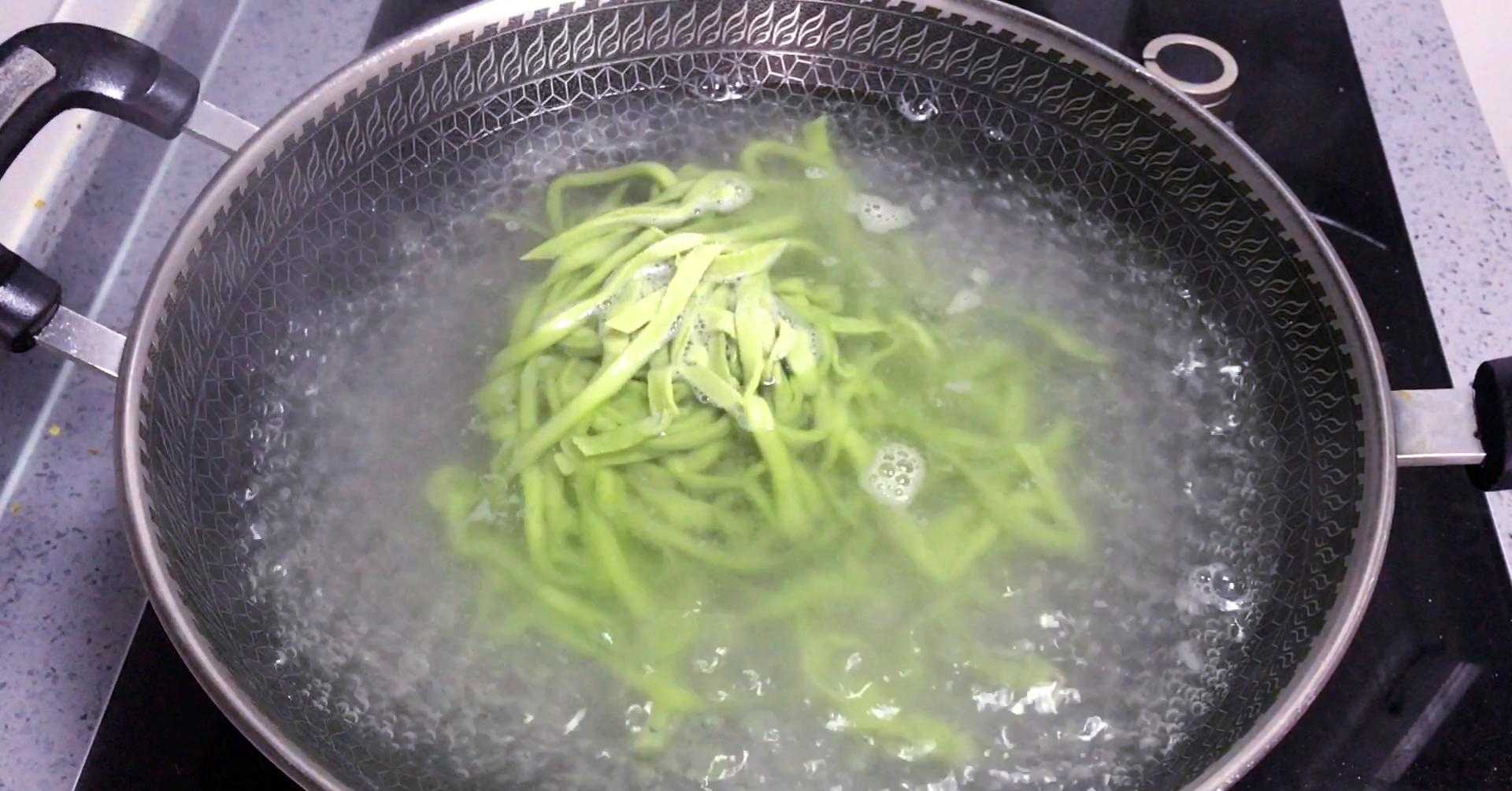 陕西菠菜面图片_婴儿猪肝菠菜面_菠菜面