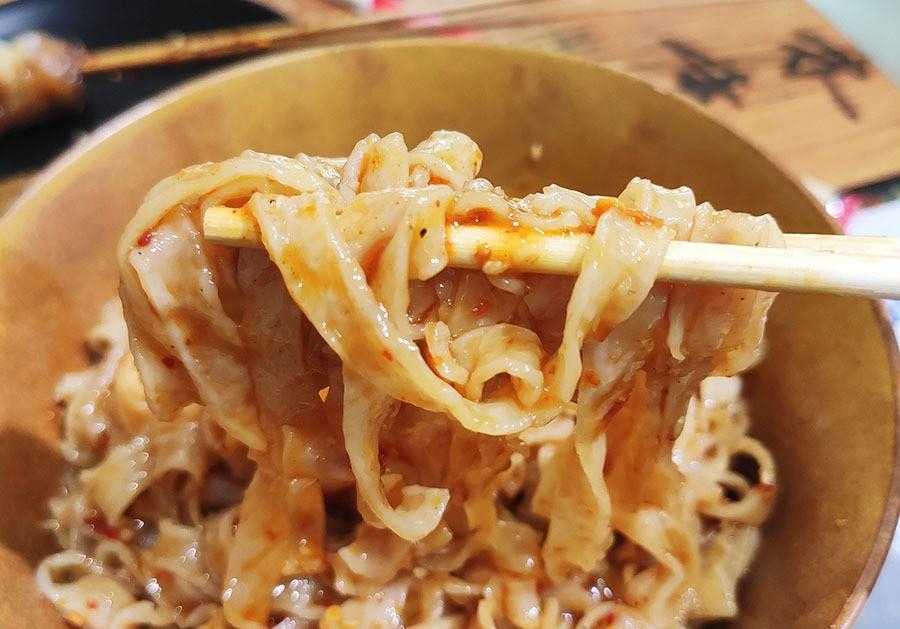 油炸串串的做法视频_油炸串串香的做法_油炸串串