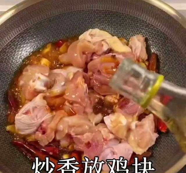 火锅鸡_田源鸡火锅回龙观_鸡火锅的做法