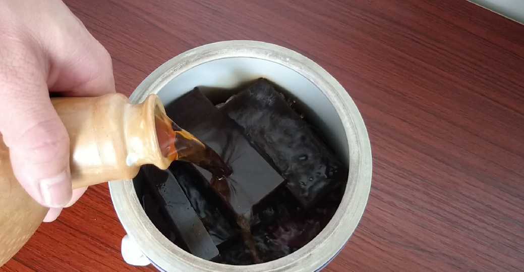 阿胶膏_山东阿胶膏(枣杞膏)的作用_自制阿胶膏固元膏做法