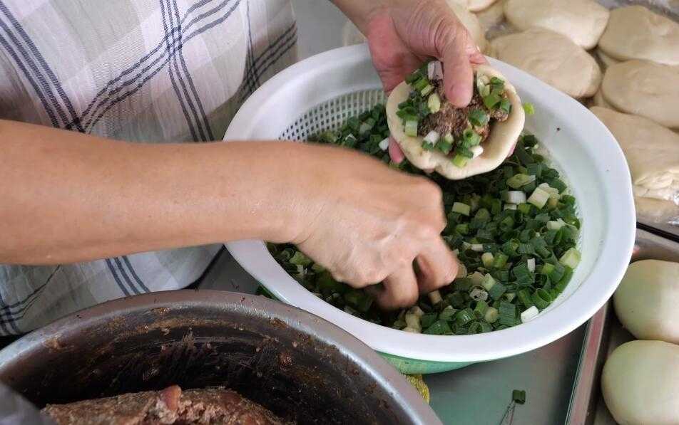 炸牛肉薯饼_石家庄牛肉罩饼_牛肉饼