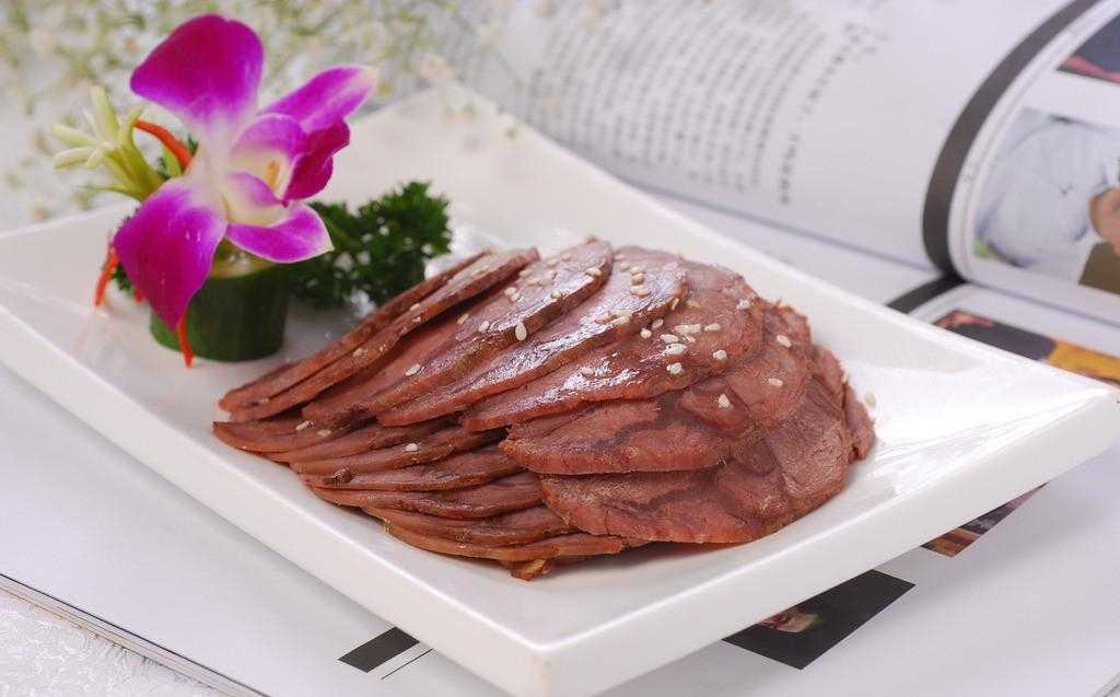 俗话说：吃牛肉、长牛劲，下面这几种卤牛肉，堪称下酒菜中的硬菜