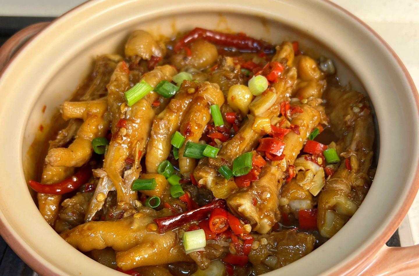 追剧下饭必备的5道家常鸡爪，香辣入味，回味无穷，好吃到吮手指