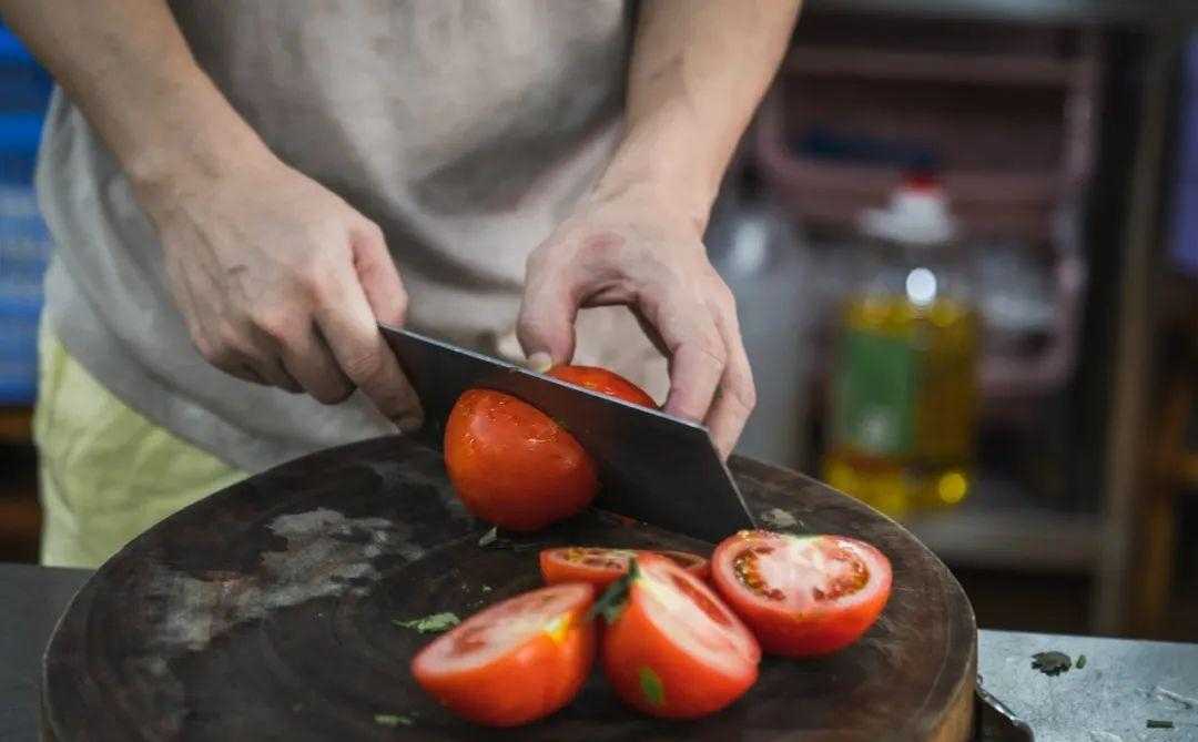 潮汕湿炒牛肉粿条做法_湿辣牛肉_卤味增香牛肉膏在辣条中使用