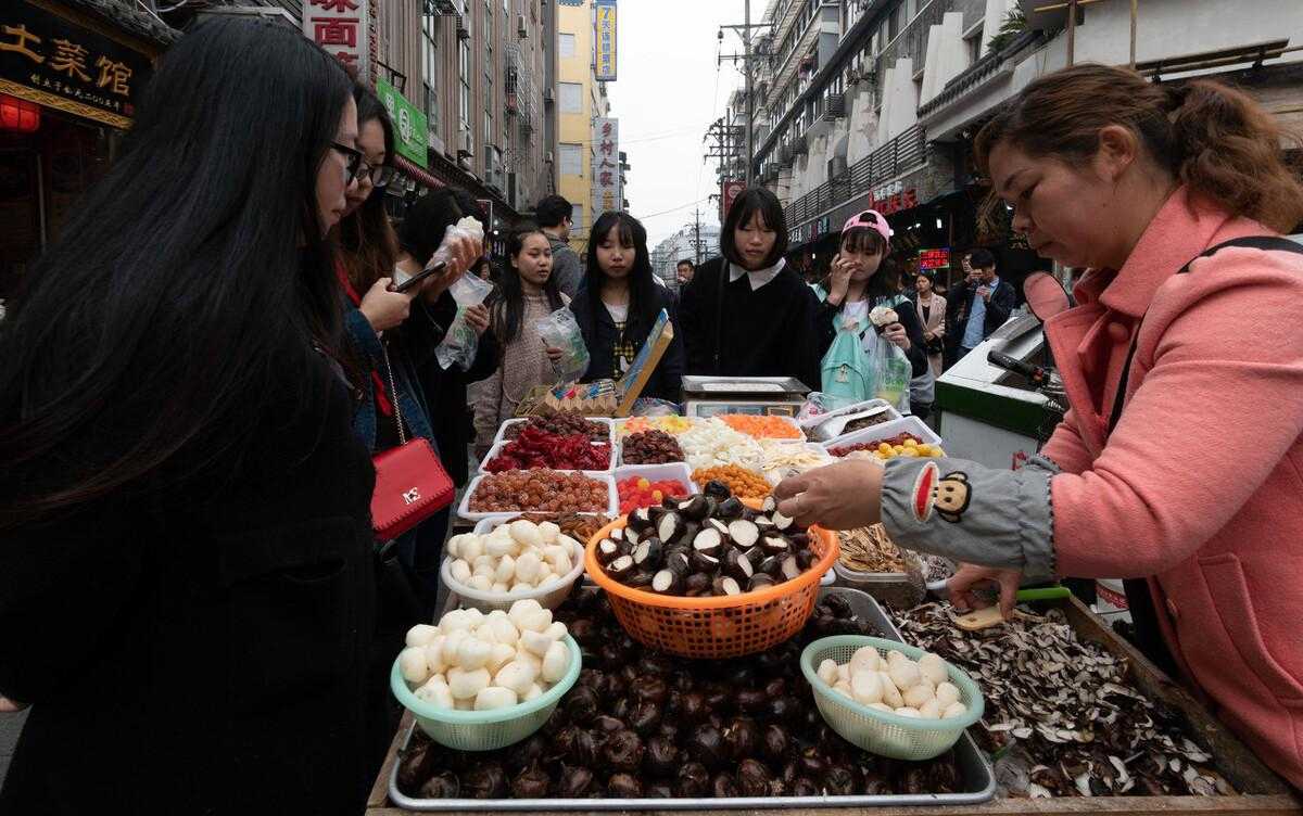 大学夜市美食指南：十大必尝美食推荐